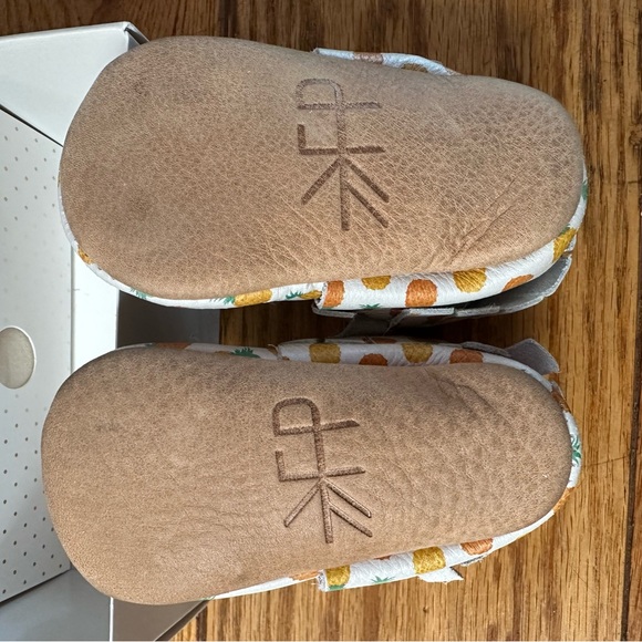 Freshly Picked Moccasin Baby Shoe - Picture 4 of 6